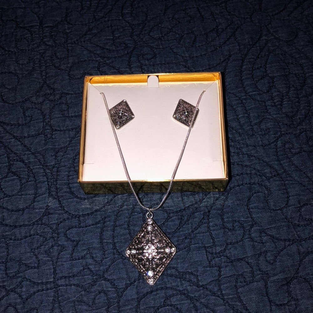 earrings and necklace set
